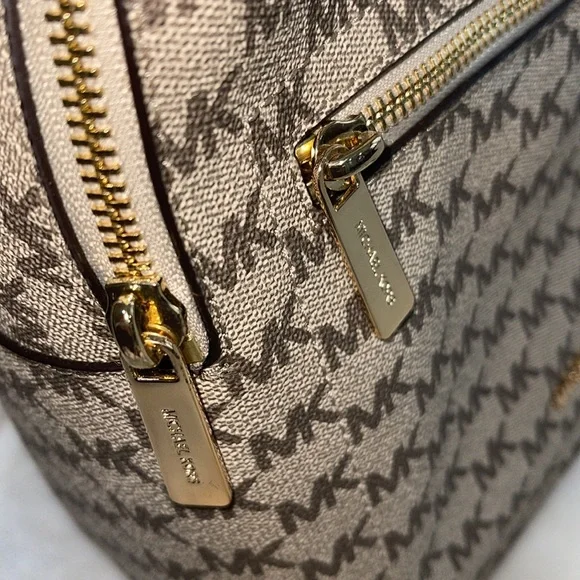 Michael Kors Jessa Back Pack - Picture 5 of 6